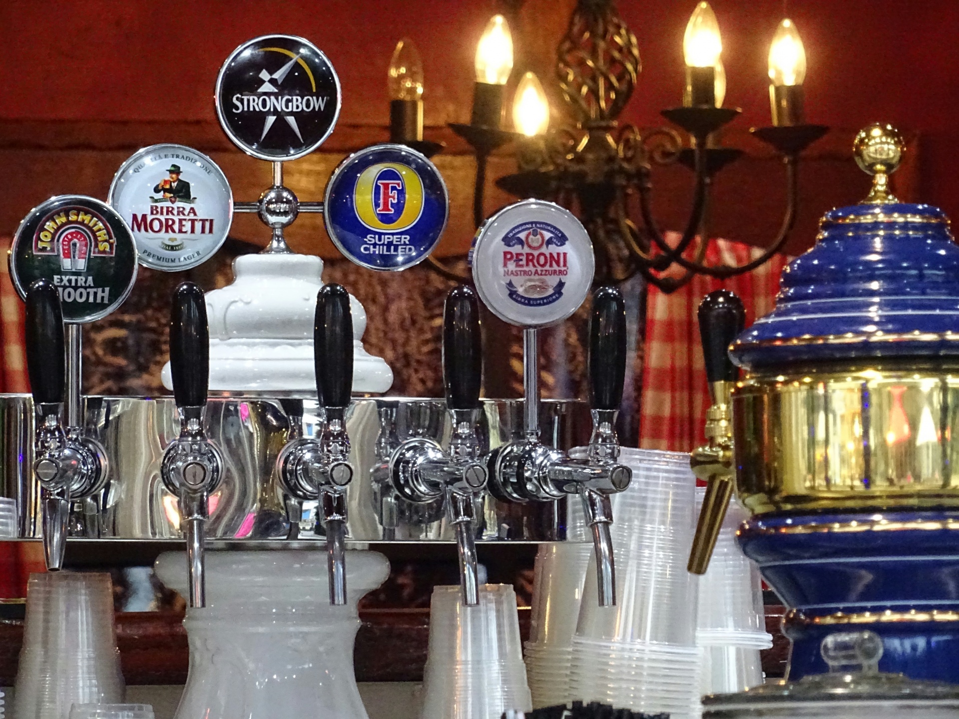 An example of the many beer brands you can get on tap in most pubs.